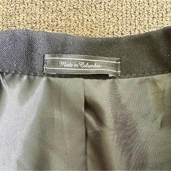 Formal Wear International Coat - Picture 3 of 7